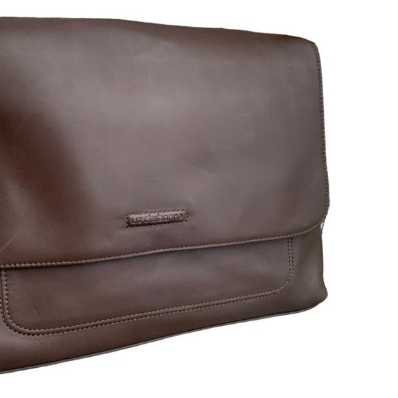 Liz Claiborne Handbags - Liz Claiborne Leather Co. Shoulder Handbag Purse